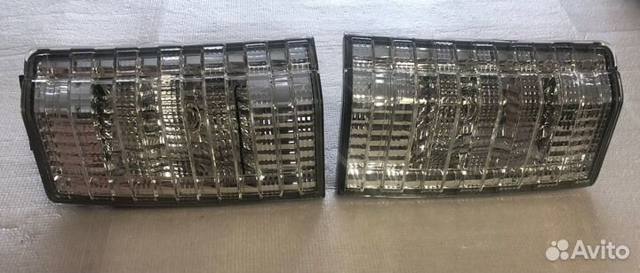 Фонарь задний правый lexus LX470 8167060080