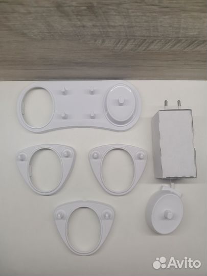 Зарядка и подставки для зубных щеток Oral-B(новые)