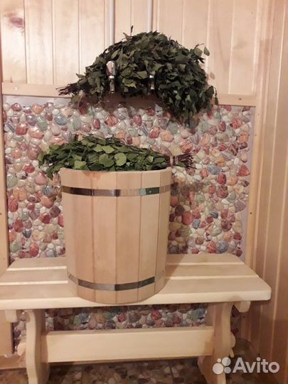 Русская баня на дровах на берегу реки