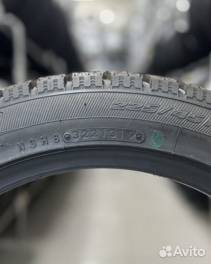 Toyo Observe Garit GIZ 225/45 R17