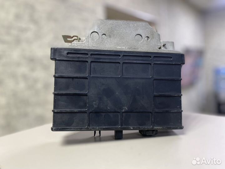 Блок управления АКПП Ауди 80 Б4