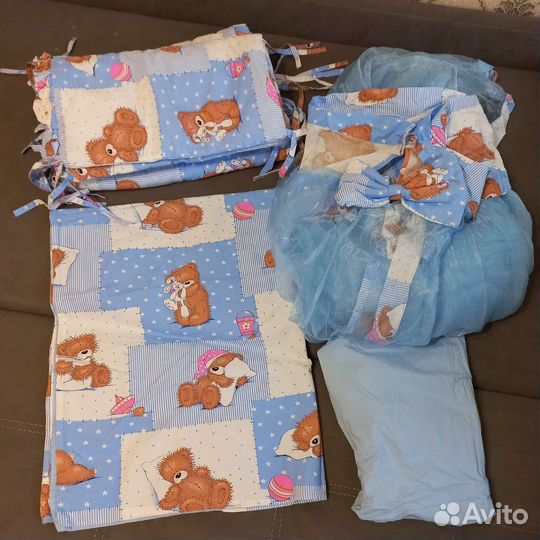 Комплект в кроватку для новорожденных