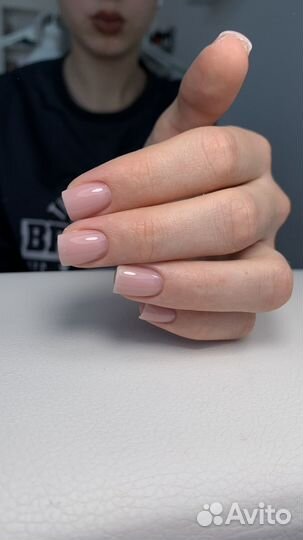 Модель на маникюр с покрытием гель лак