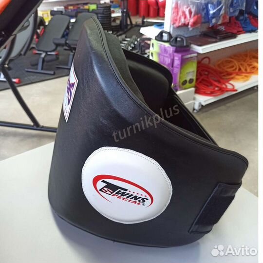 Защита корпуса и бедер тренера рыцарь