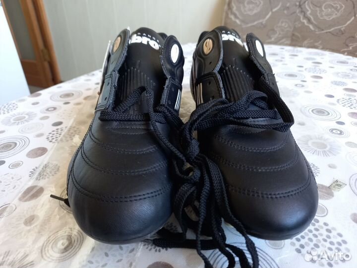 Футбольные бутсы umbro diamic range SG, р. 45