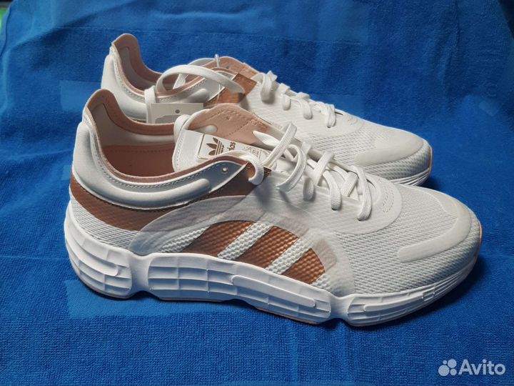 Кроссовки женские adidas, р.39