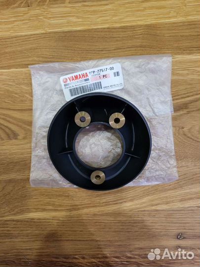 Крышка глушителя снегоходов Yamaha 8FP775170000