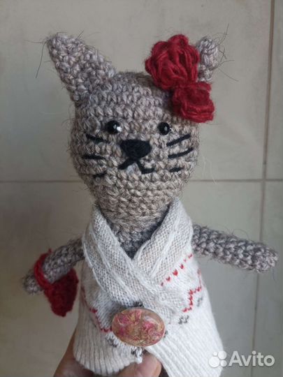 Кошка игрушка вязаная