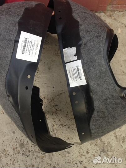 Передние подкрылки на Mazda CX-5 2 пок. (2017)
