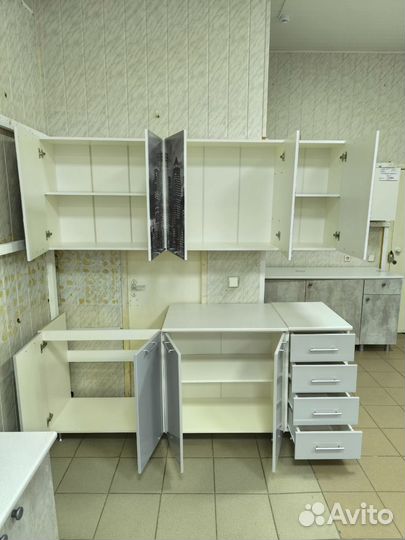 Кухонный гарнитур 