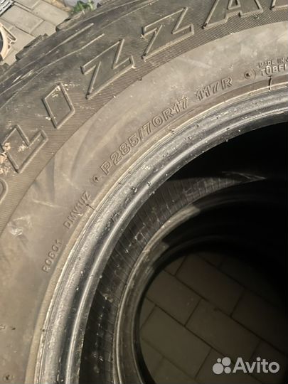 Bridgestone Blizzak DM-V1 285/70 R17