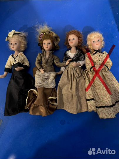 Кукла фарфоровая