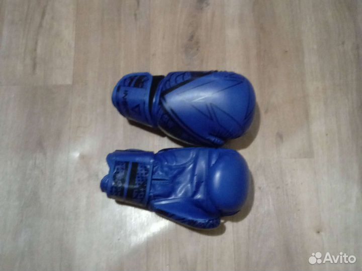 Продам боксëрские перчатки