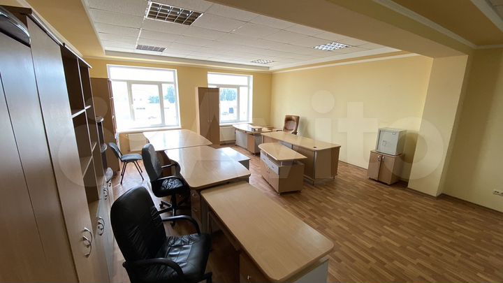 Офис, 52,3 м2, с мебелью и парковкой