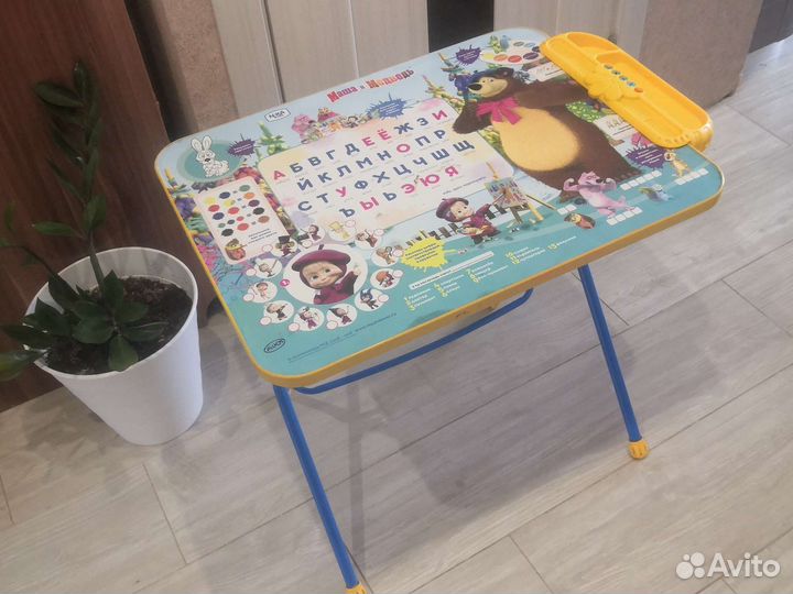 Детский столик