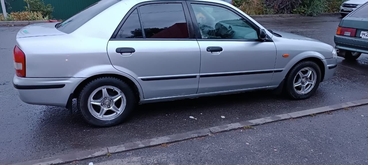 Mazda 323: фото владельца