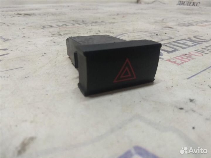 Кнопка аварийной сигнализации Hyundai Santa Fe (C