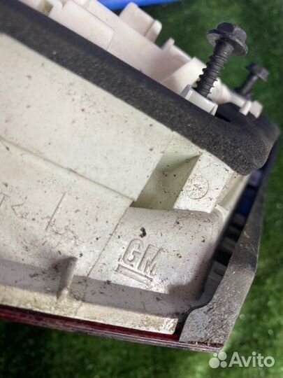 Фонарь в крышку задний левый Opel Astra J A14XER