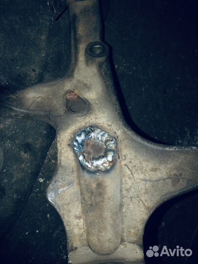 Кулак поворотный Ниссан Кабстар