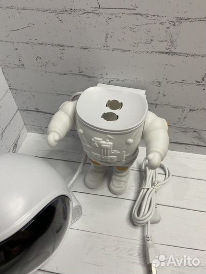 Ночник проектор звездного неба космонавт новый