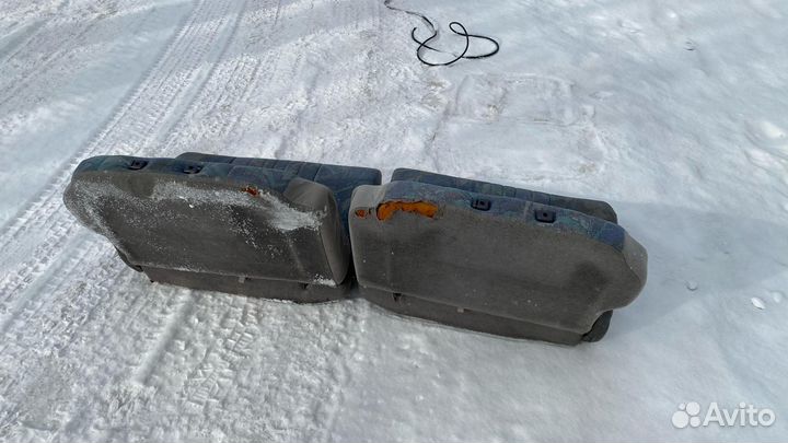 Сидения задние mitsubishi delica 4