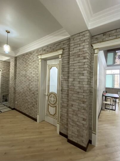2-к. квартира, 80 м², 4/10 эт.