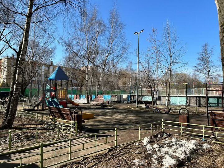 Комната 9,8 м² в 4-к., 2/12 эт.