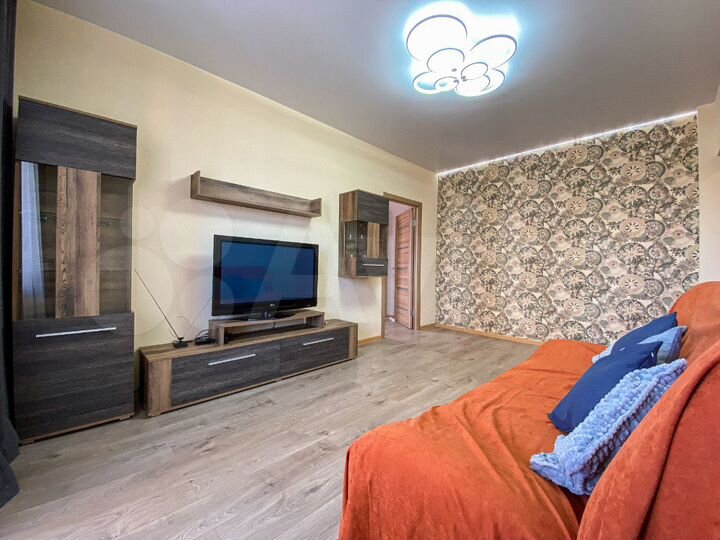 2-к. квартира, 68 м², 2/10 эт.