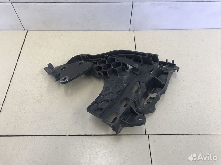 Кронштейн (сопут. товар) S40 2004-2012