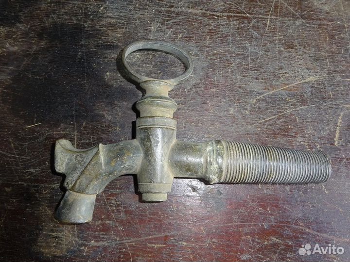 Кран бочковой старинный