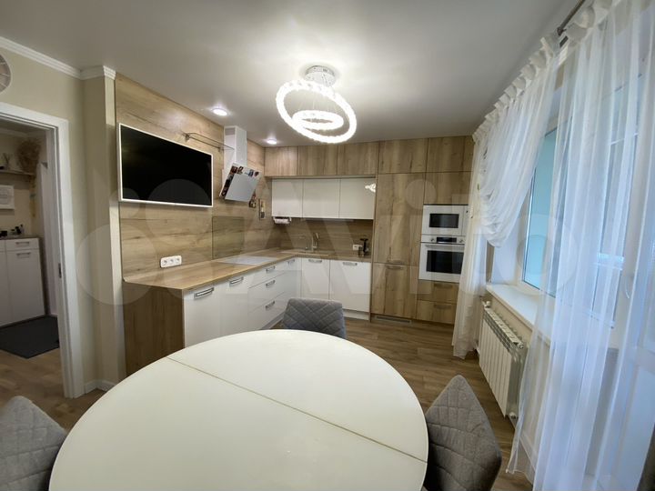 4-к. квартира, 119 м², 8/9 эт.