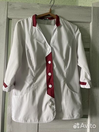 Медицинские халаты и костюмы