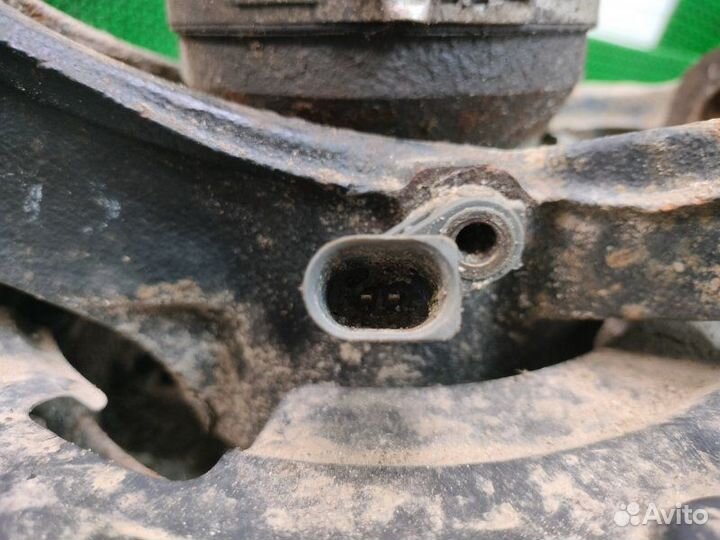 Кулак поворотный передний левый Volkswagen Touareg