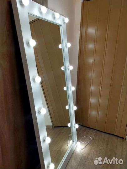 Гримерное зеркало с лампочками бу