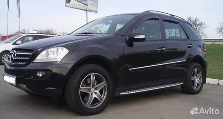 Дефлекторы клеющиеся Mercedes ML (W 164) 2005-2011