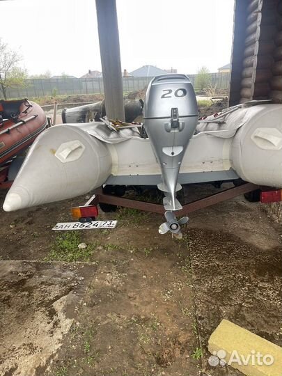 Лодка с мотором
