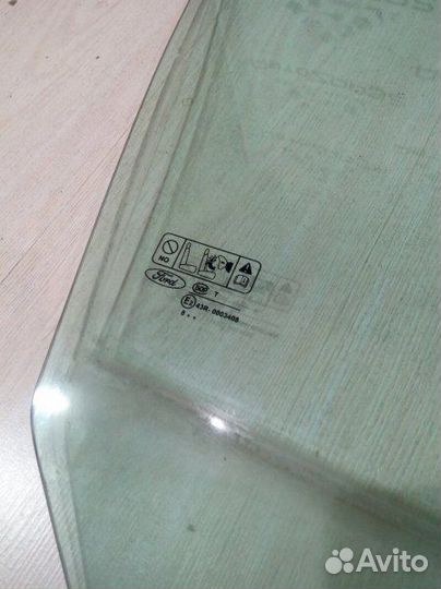 Стекло переднее правое Ford Focus CB aoda 2009