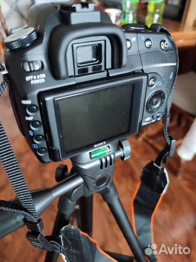 Зеркальный фотоаппарат Sony dslr-A300 Kit