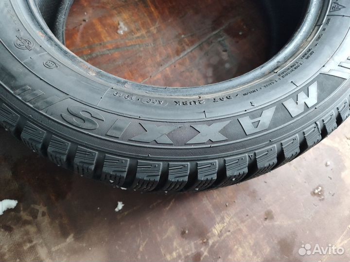 Maxxis ArcticTrekker NP3 205/60 R16