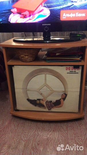 Тумба под телевизор