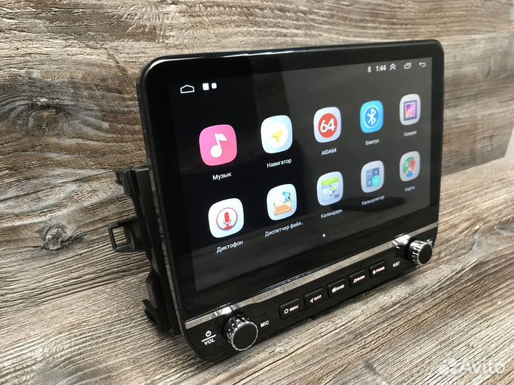 Магнитола на Toyota Auris