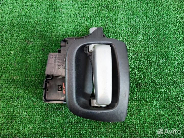 Ручка двери внутренняя правая Peugeot Partner B9