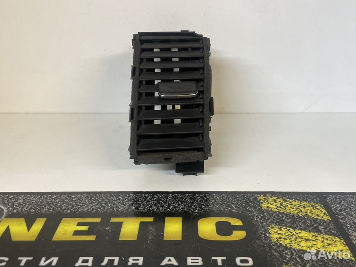 Решетка вентиляции Дефлектор правый Teana J32