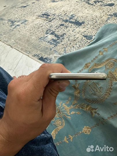 Мобильные телефоны бу iPhone 10