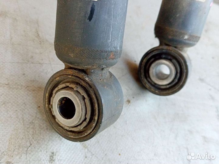 Амортизаторы задние VW Passat B6 универсал