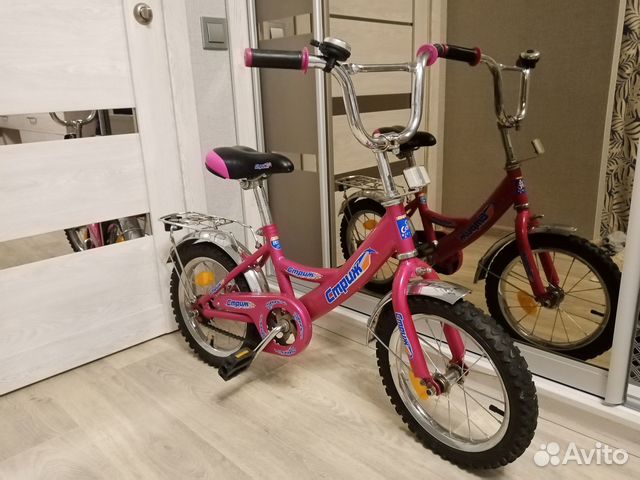 Детский велосипед с ручкой