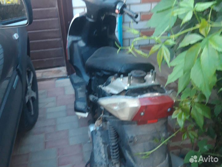 Скутер 50 кубов, на ходу