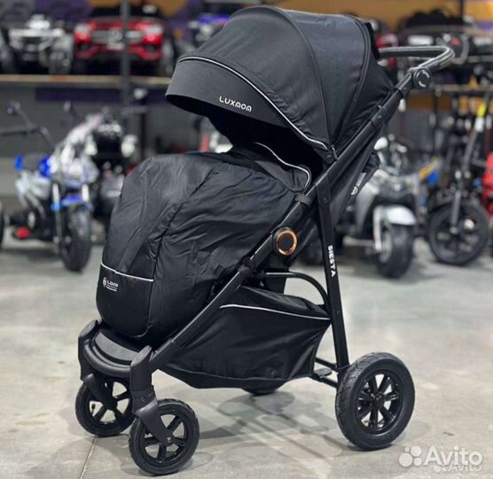 Коляска прогулочная на резинов колёсах Luxmom v1