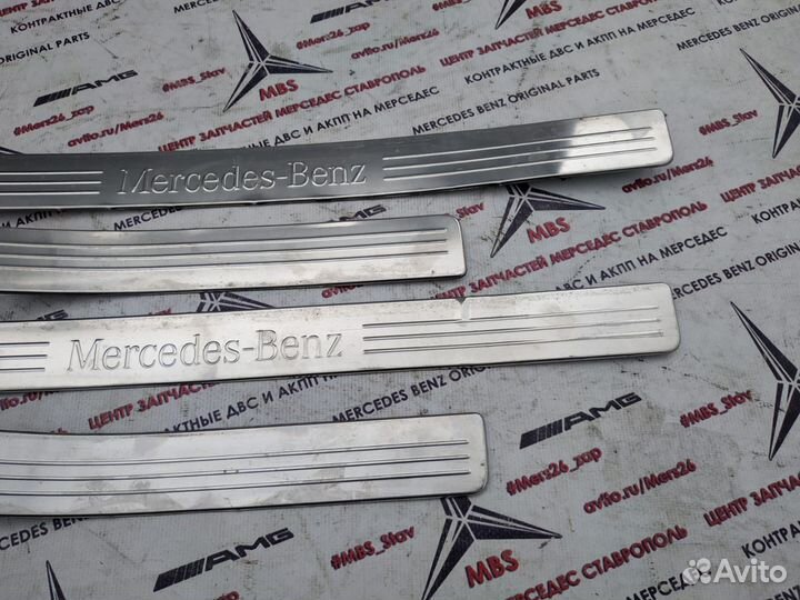 Накладки на пороги w204 Mercedes хром