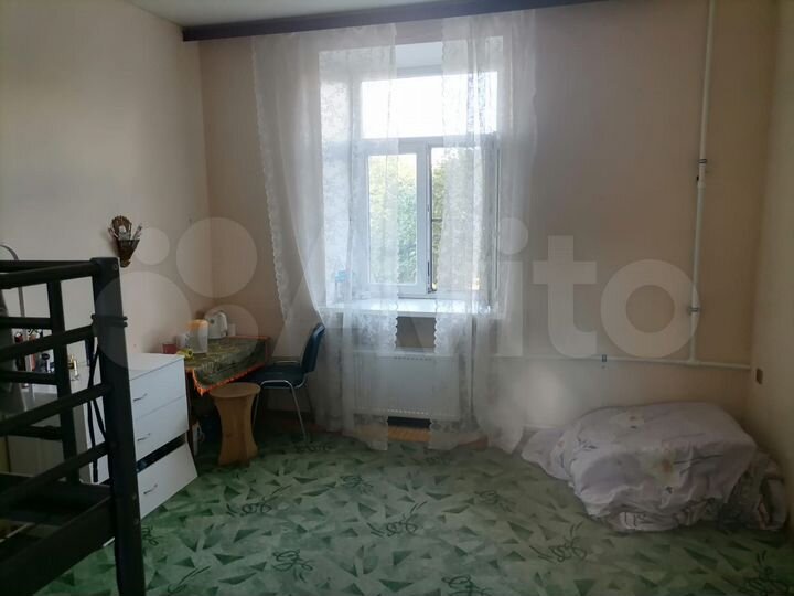 Комната 18 м² в 4-к., 2/5 эт.